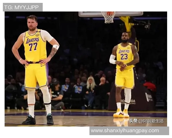 湖人对掘金比赛结果分析及精彩瞬间回顾