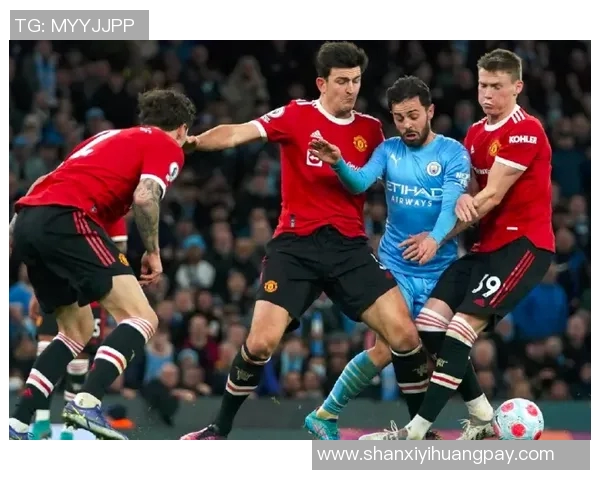 皇马与曼联首发阵容对比解析谁能在巅峰对决中占据优势