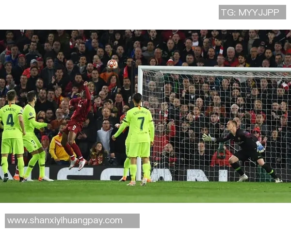 利物浦与巴塞罗那欧冠决赛巅峰对决历史回顾与精彩瞬间分析