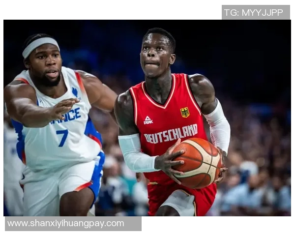 男篮红队迎战德国队全力争胜展现实力与团队合作精神 男篮红队迎战德国队全力争胜展现实力与团队合作精神