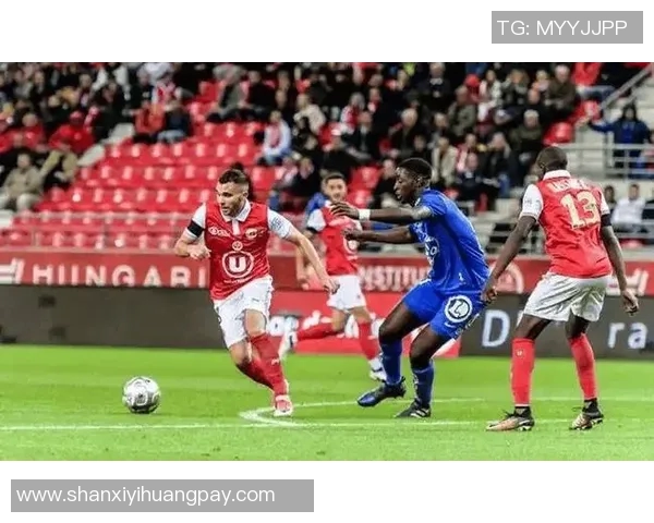 洛里昂迎战沙特鲁争夺法乙联赛关键三分之战